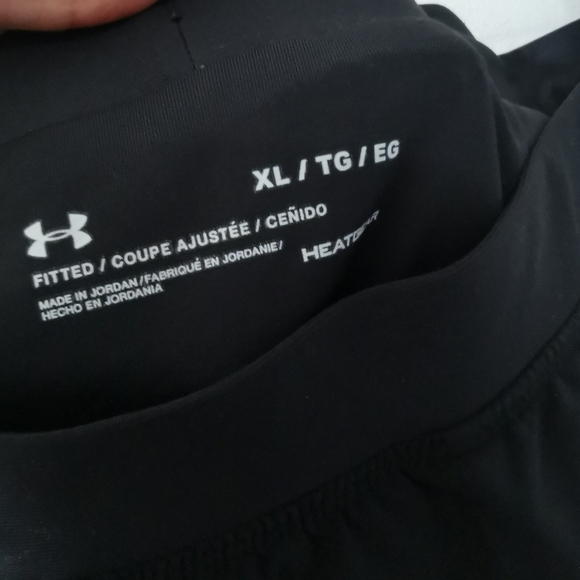 Under Armour Shorts with Compression - Picture 2 of 3